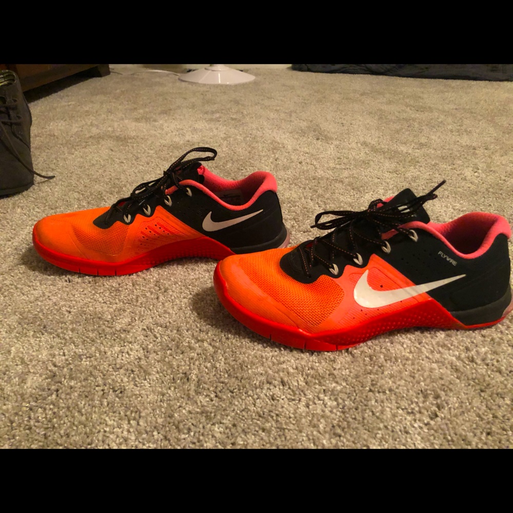 Nike Tennis Shoes